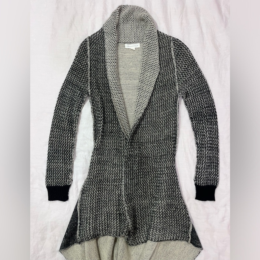 Love stitch long black & beige sweater
